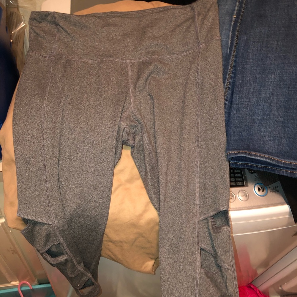 Active wear cut out leggings